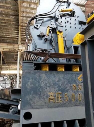廢鋼破碎機